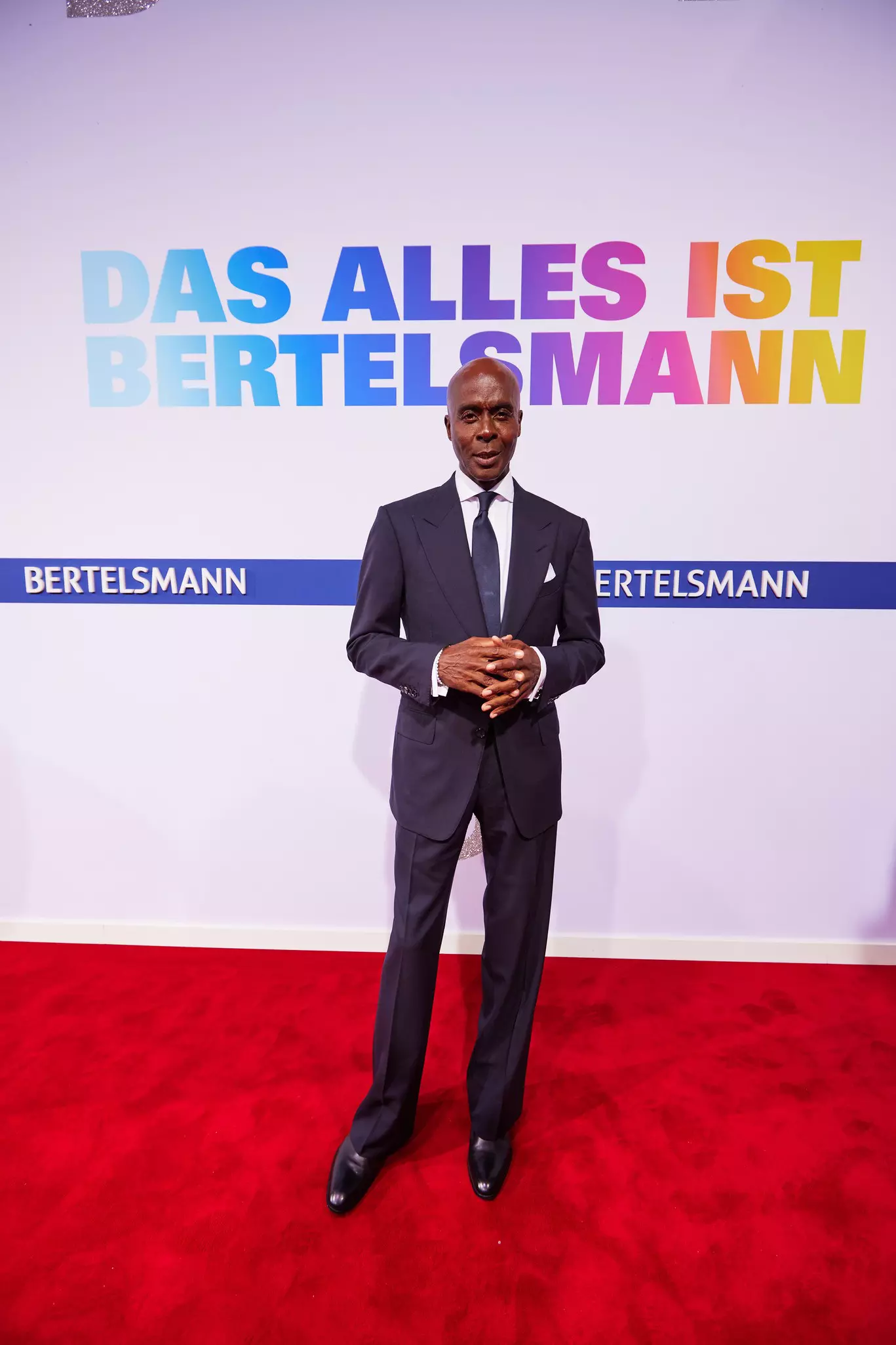 Bruce Darnell auf dem roten Teppich.