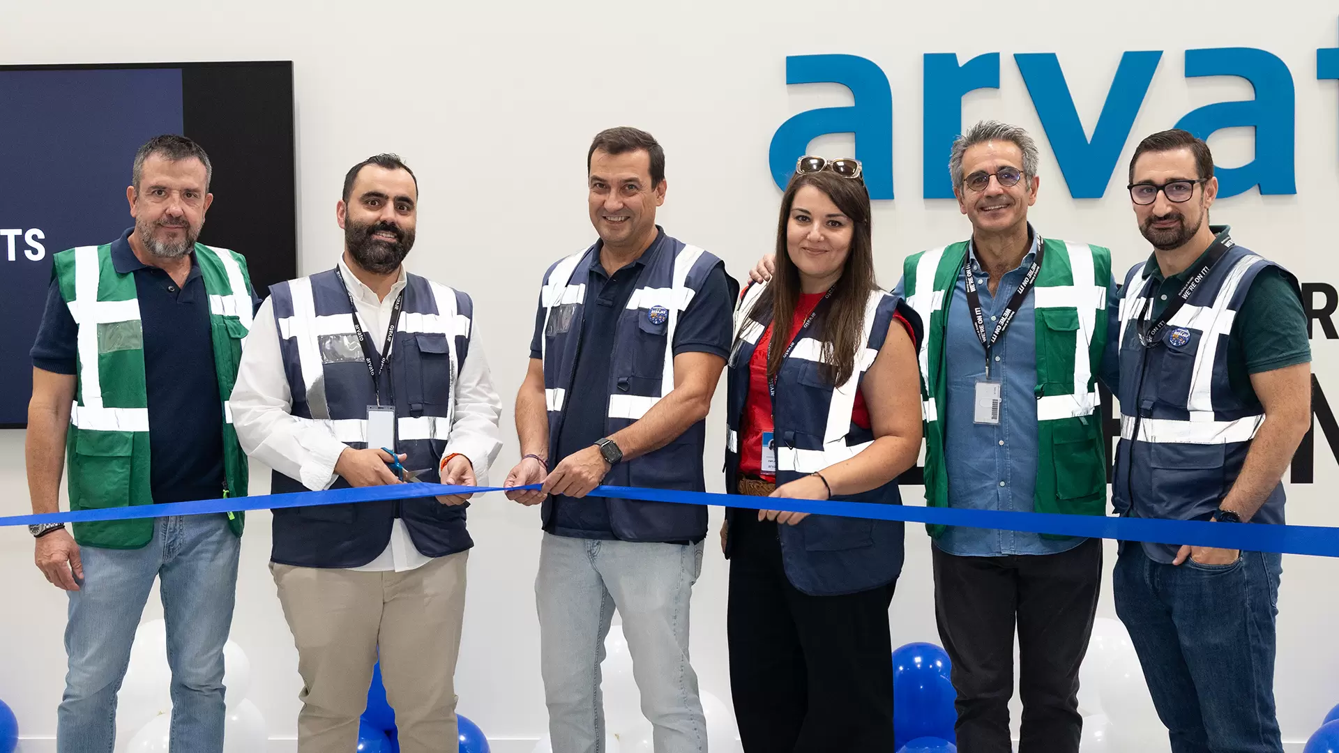 Angel Parr (IT Director), Luis Briceño Rodriguez (Operations Director), Emilio Juaranz (Managing Director of Arvato in Spain), Nuria Palomo (CFO of Arvato in Spain), Miguel Charneco (HR Director), and Alberto Nicolas (Site Director) will jointly open the new facility in Illescas.
