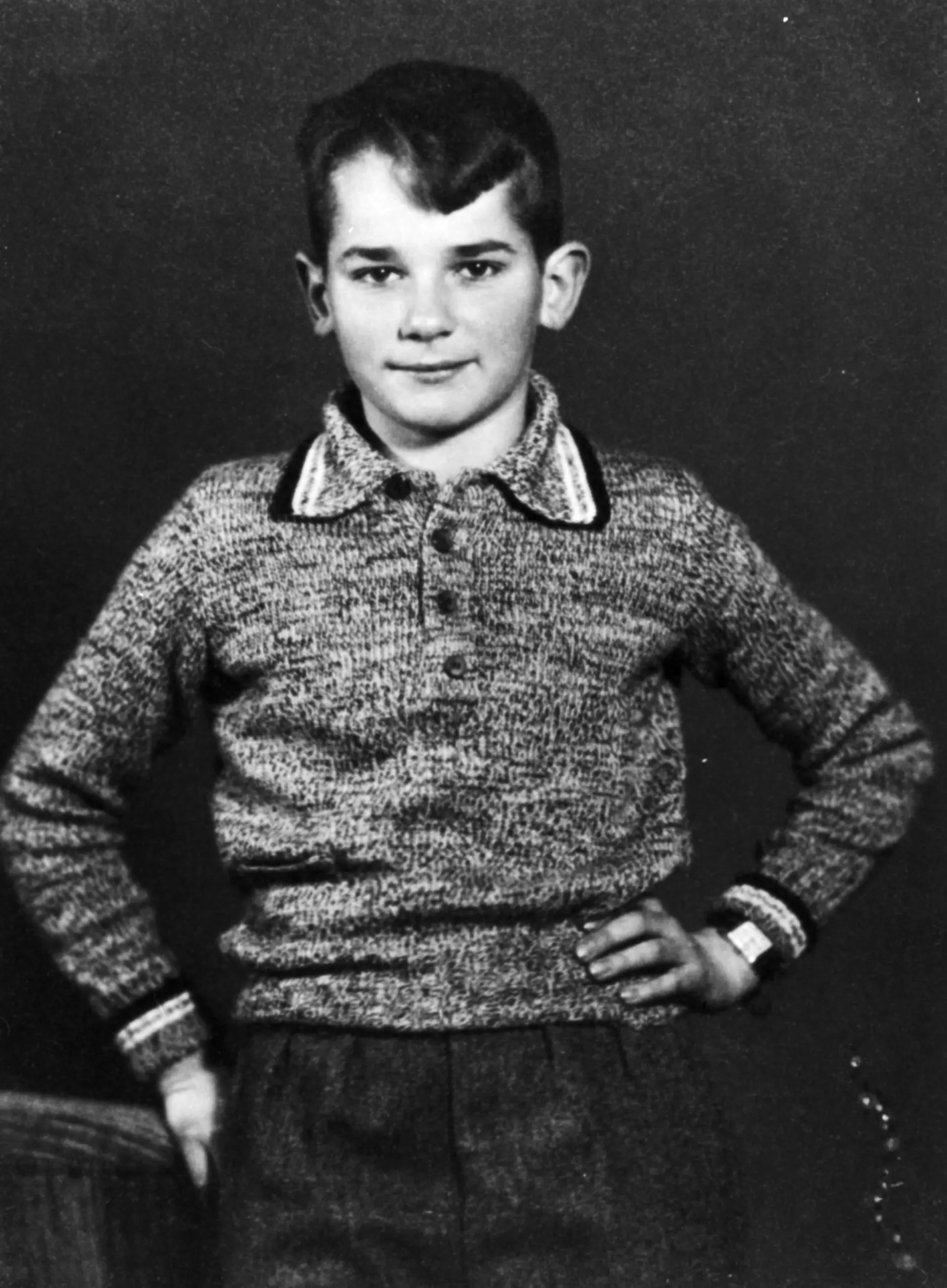 Young Reinhard Mohn wearing a woollen jumper